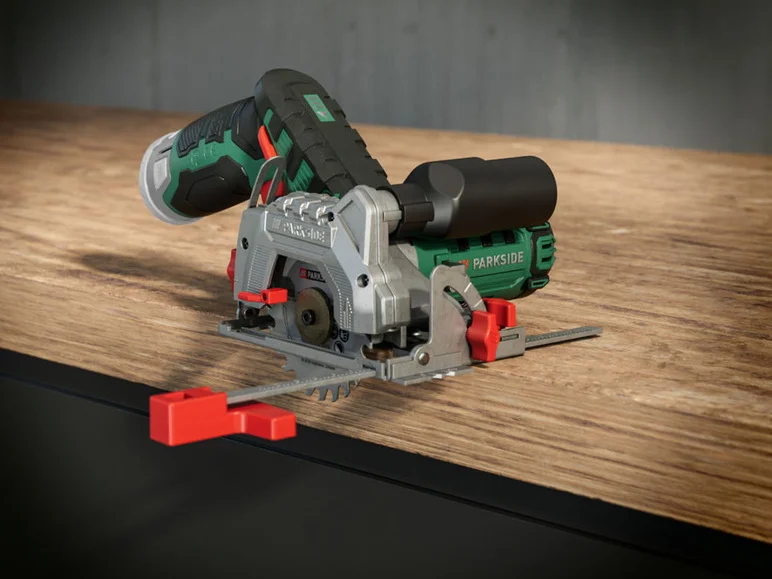 PARKSIDE® Scie circulaire portative sans fil PHKSA 12 B3. sans batterie ni chargeur. 12 V